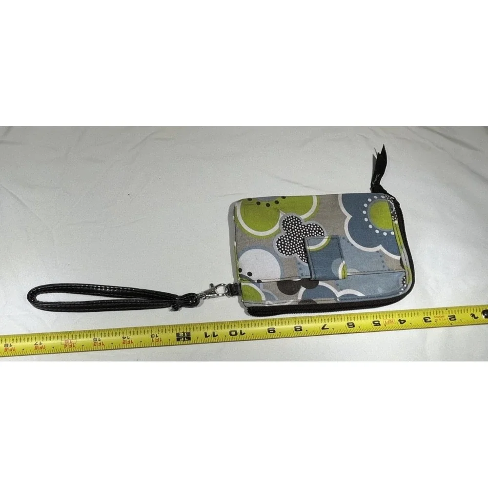 Thirty-One Wristlet Cool Zip Wallet Clutch With Card‎ Slots Inside Change